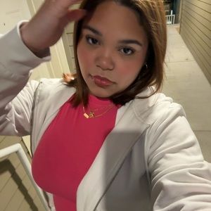 Meet your Posher, Alanis